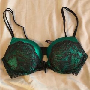 Victoria Secret Very Sexy green bra (adds 2 cups)
